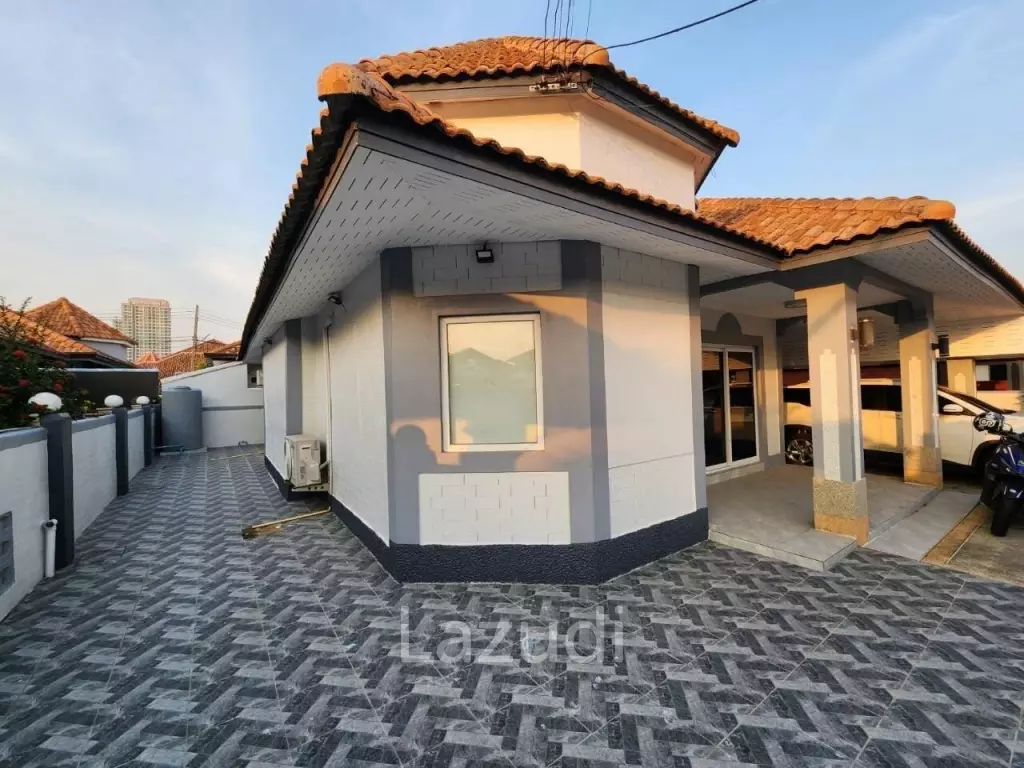 3 Beds 2 Baths 160 SQ.M. Pattaya Lagoon Village