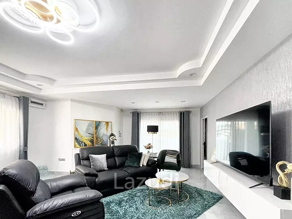 3 Beds 2 Baths 160 SQ.M. Pattaya Lagoon Village