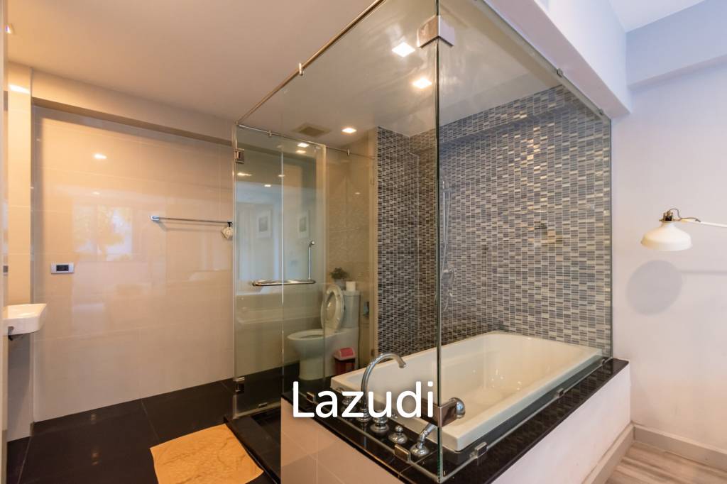 THE CREST SANTORA : Luxurious 2 Bed Condo in Hua Hin