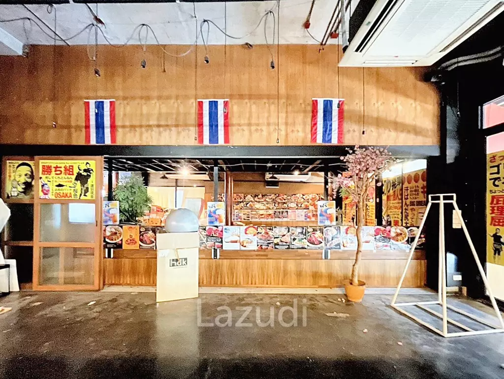 Ultra Luxury Restaurant + Bar in Watthana, Bangkok