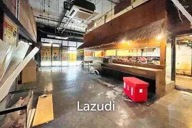 Ultra Luxury Restaurant + Bar in Watthana, Bangkok
