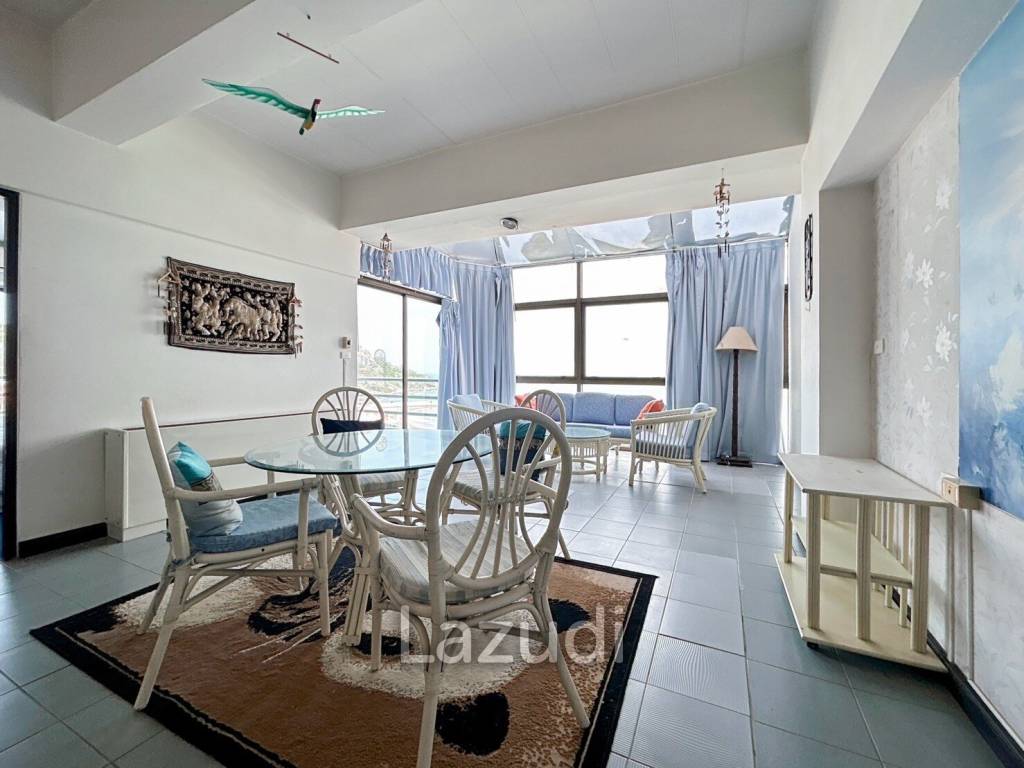 2 Bed Condo With Sea And Mountain Views