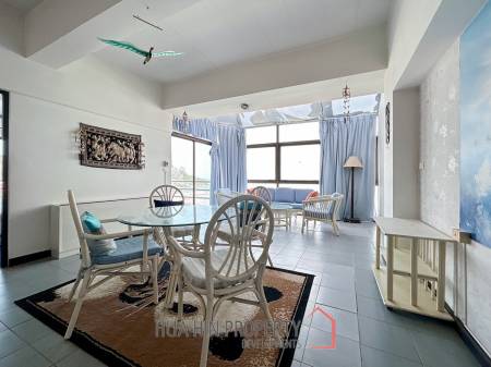 2 Bed Condo With Sea And Mountain Views