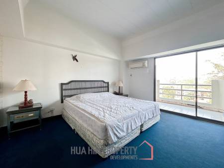 2 Bed Condo With Sea And Mountain Views