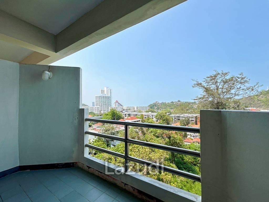 2 Bed Condo With Sea And Mountain Views