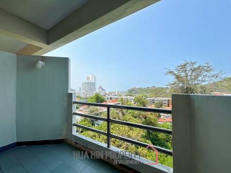 2 Bed Condo With Sea And Mountain Views
