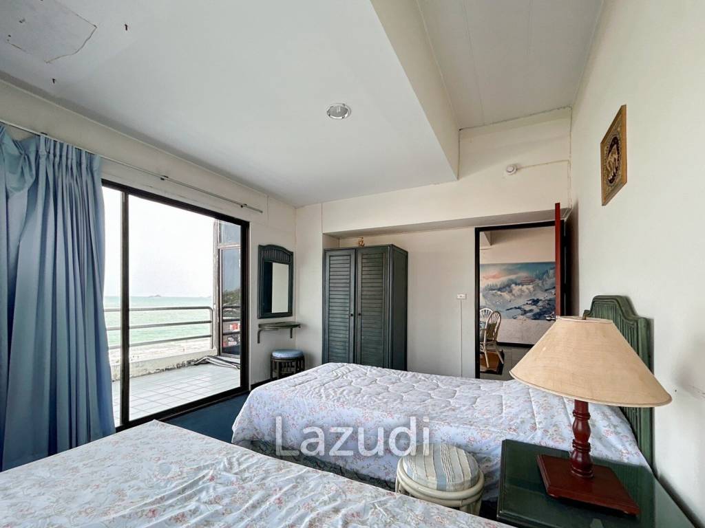 2 Bed Condo With Sea And Mountain Views