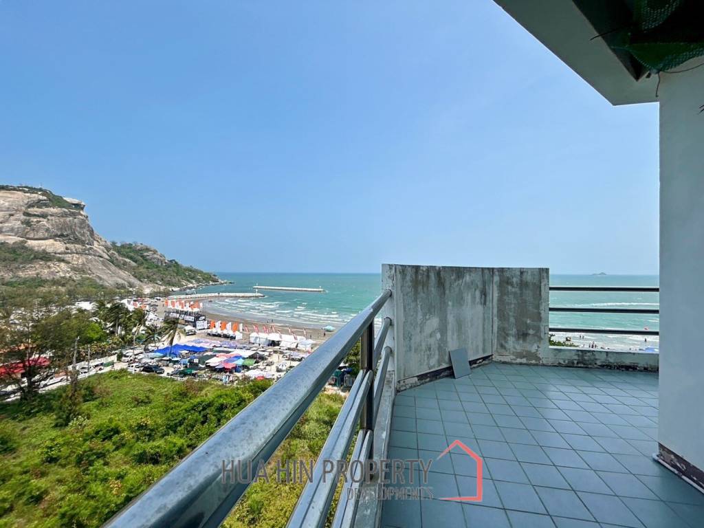 2 Bed Condo With Sea And Mountain Views