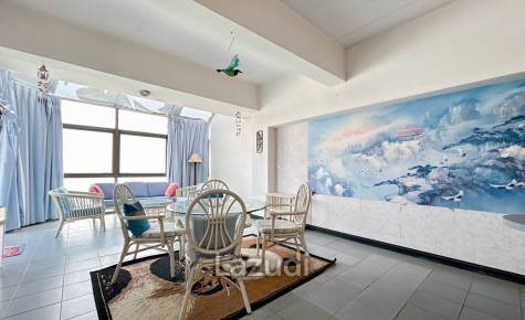 2 Bed Condo With Sea And Mountain Views