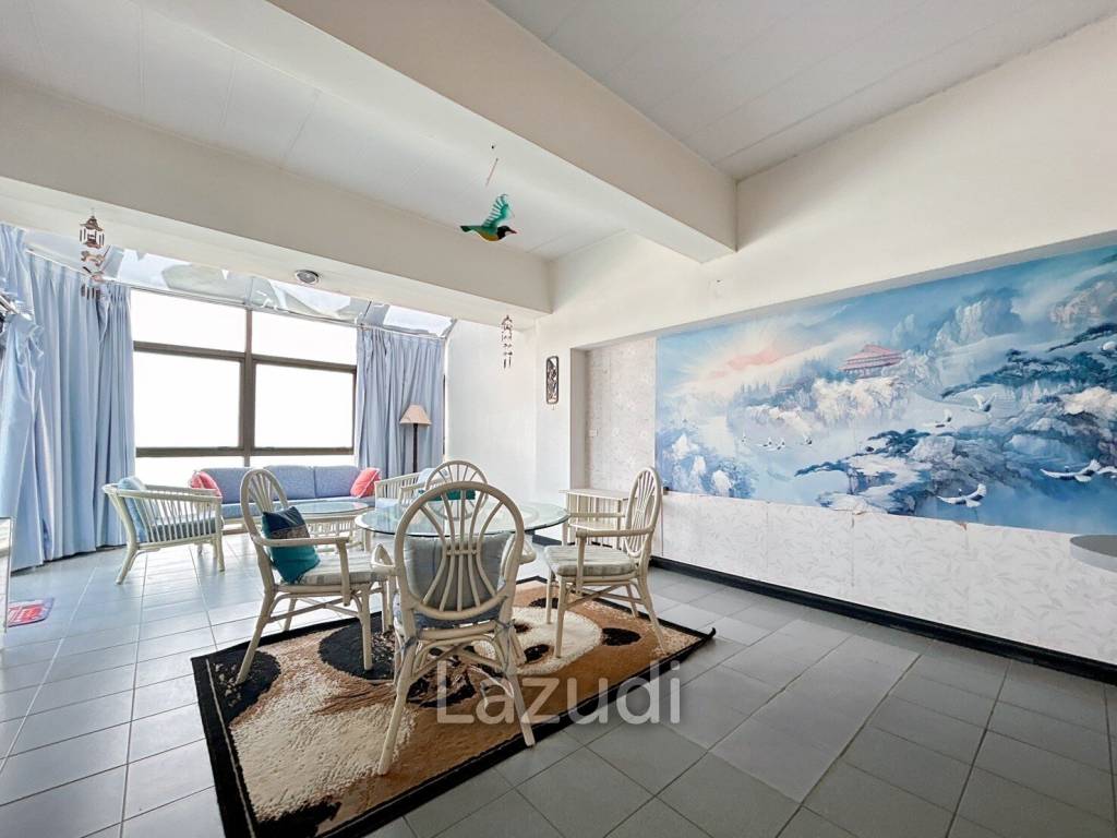 2 Bed Condo With Sea And Mountain Views