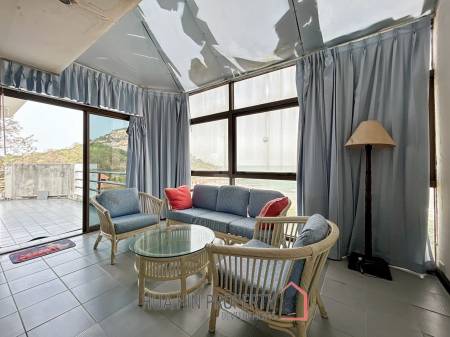 2 Bed Condo With Sea And Mountain Views