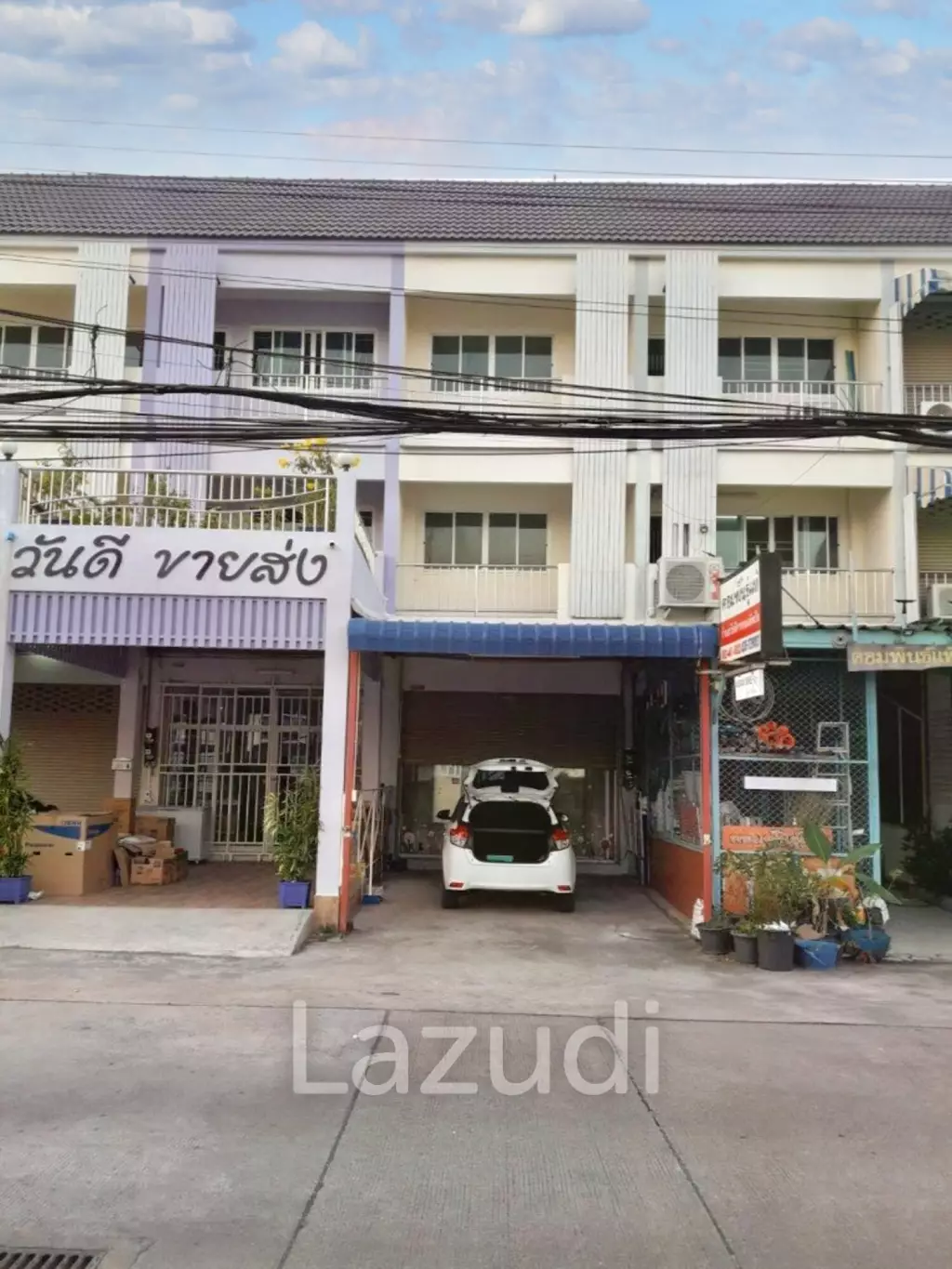 3 Storey Building for Sale in Sattahip