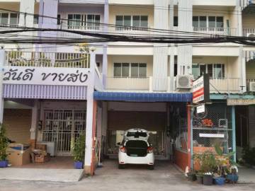 3 Storey Building for Sale in Sattahip