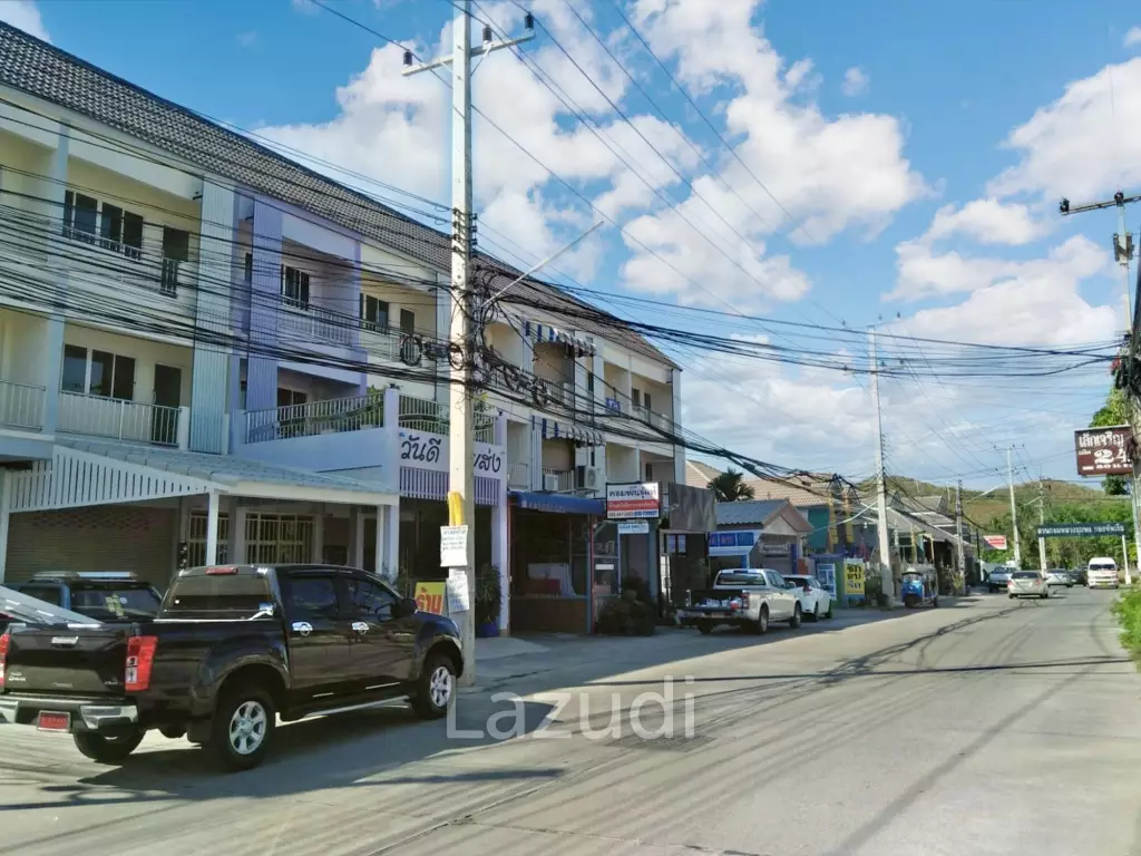 3 Storey Building for Sale in Sattahip