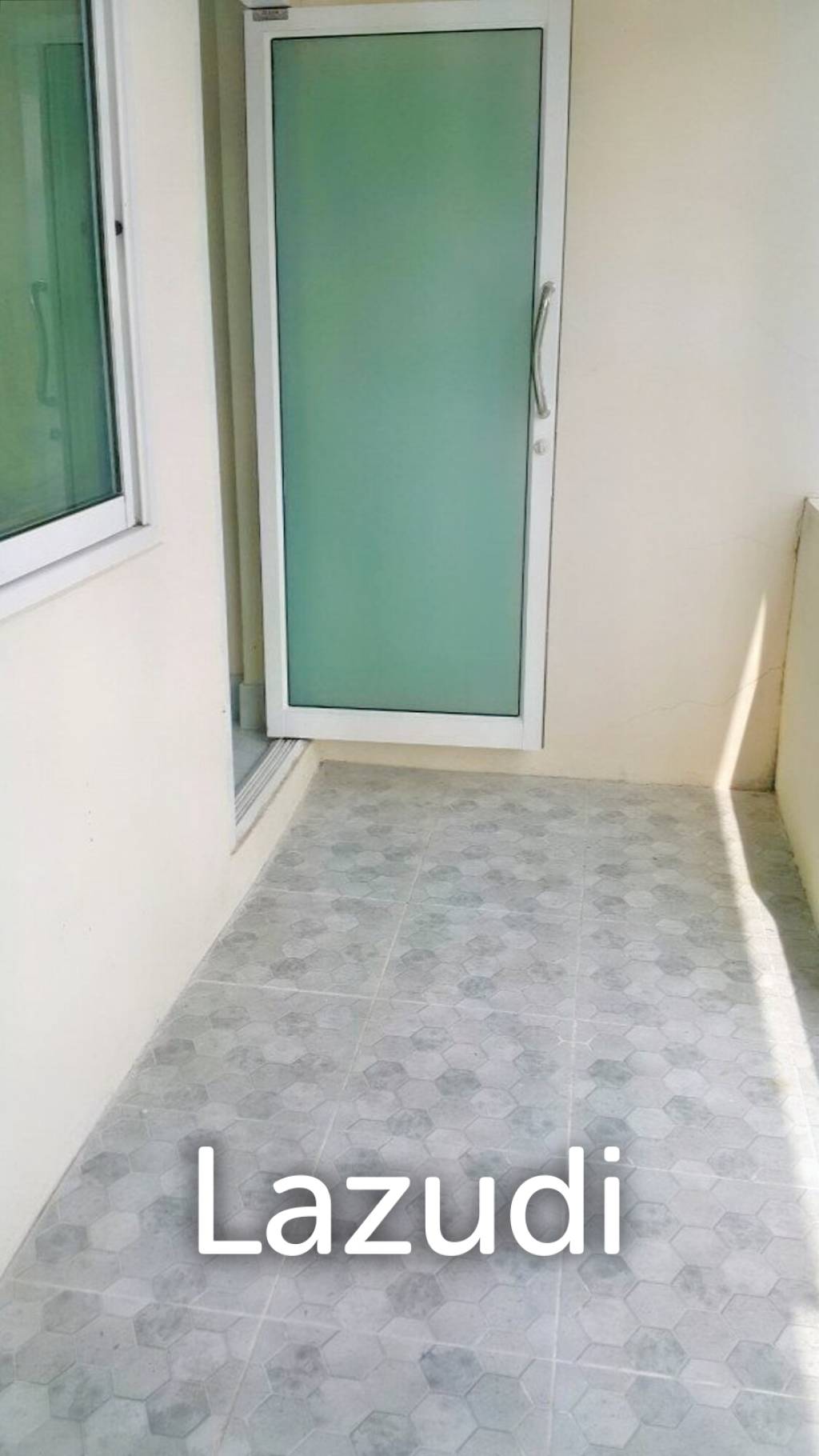 3 Storey Building for Sale in Sattahip