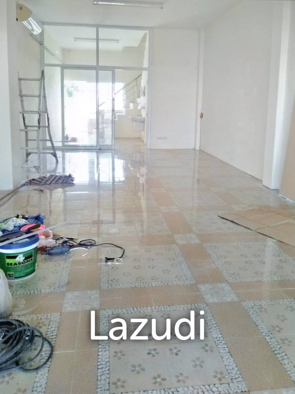 3 Storey Building for Sale in Sattahip