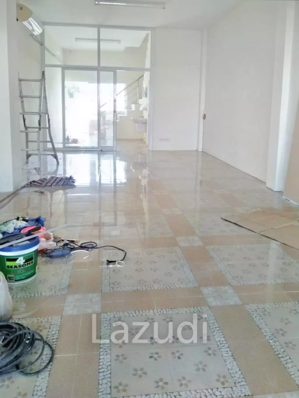 3 Storey Building for Sale in Sattahip