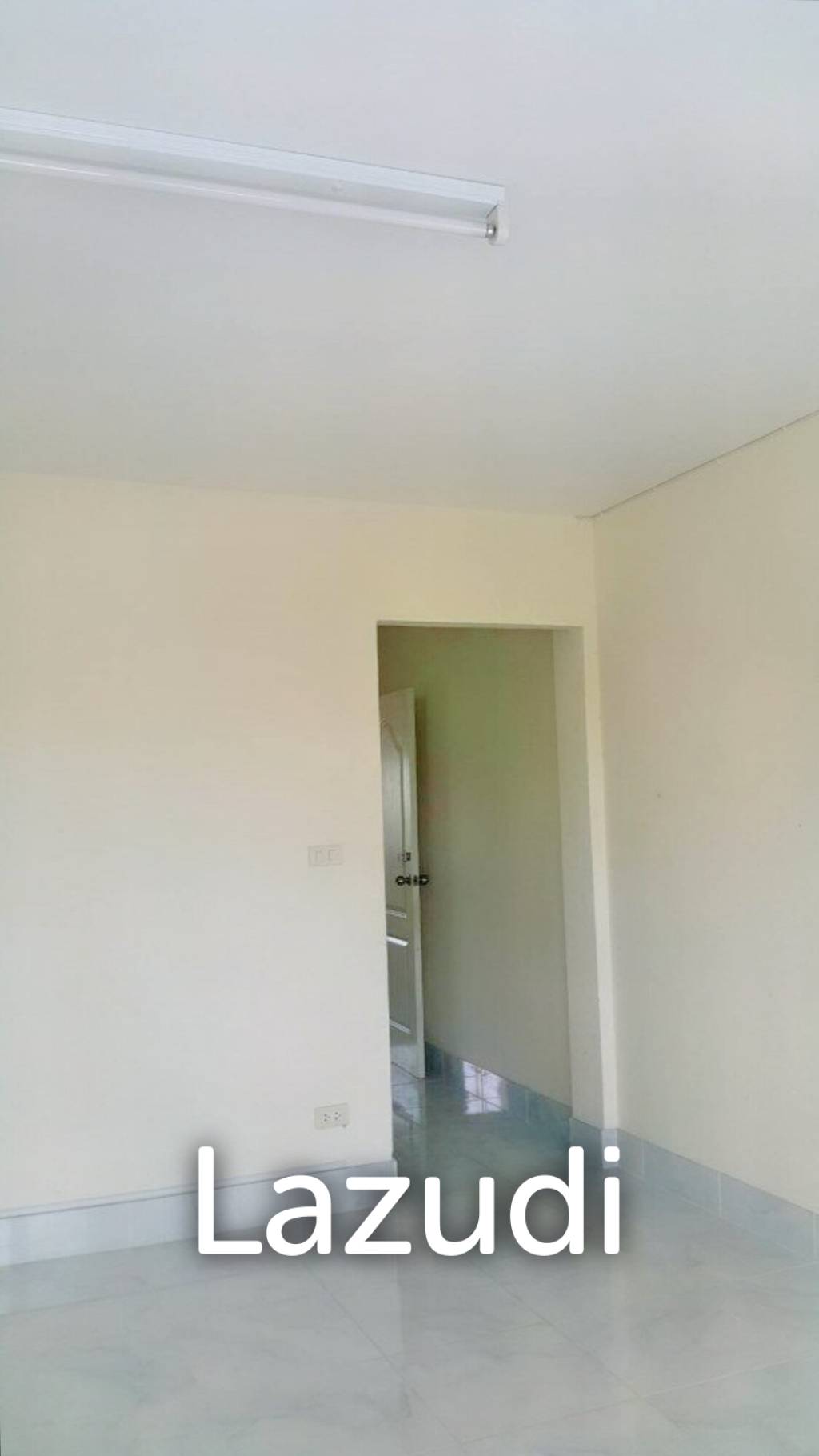 3 Storey Building for Sale in Sattahip