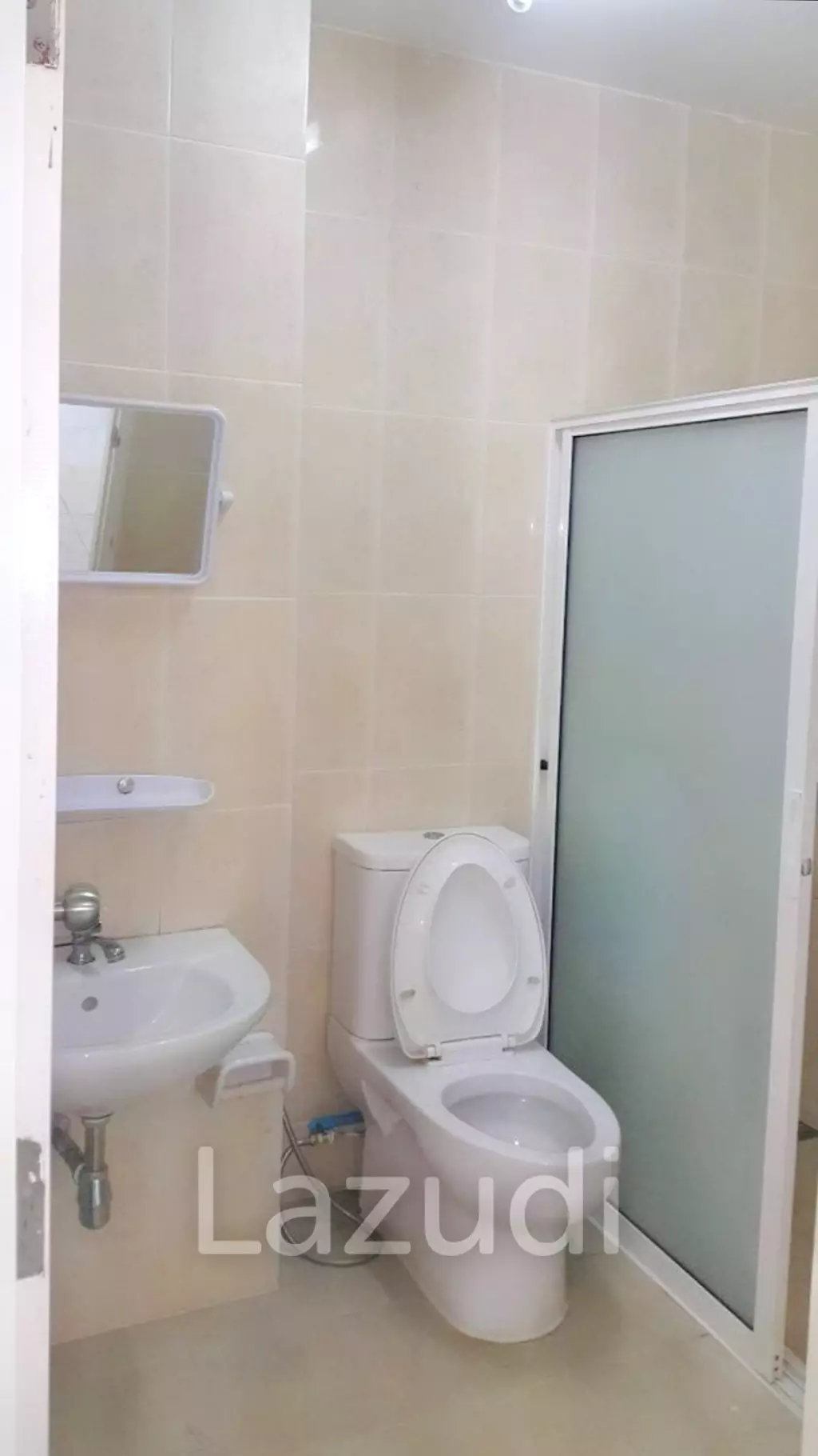 3 Storey Building for Sale in Sattahip