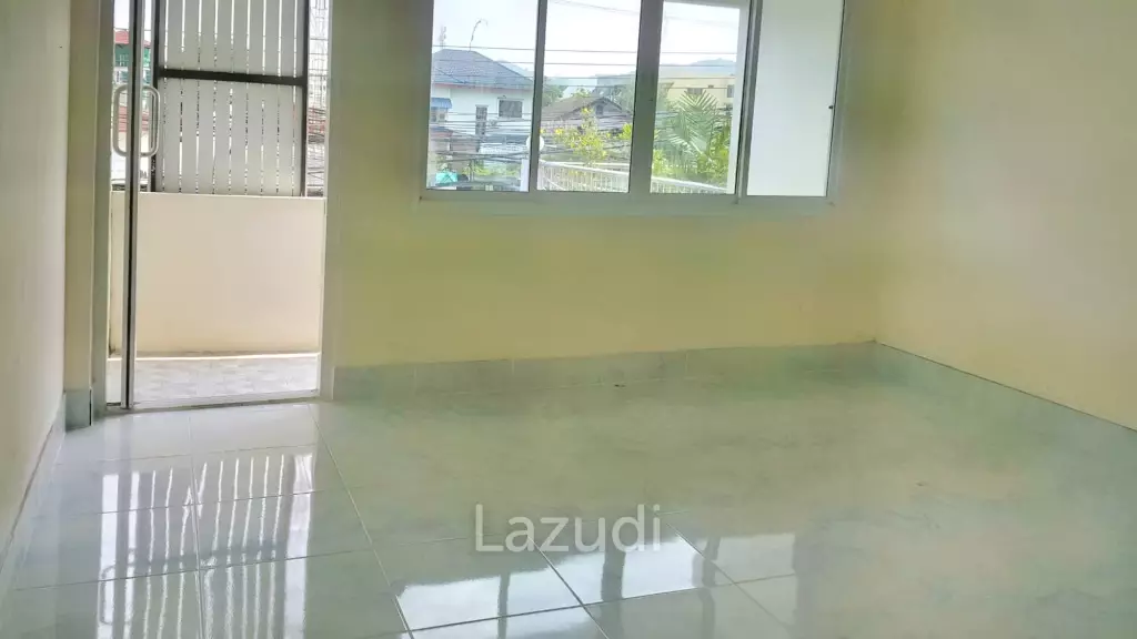 3 Storey Building for Sale in Sattahip