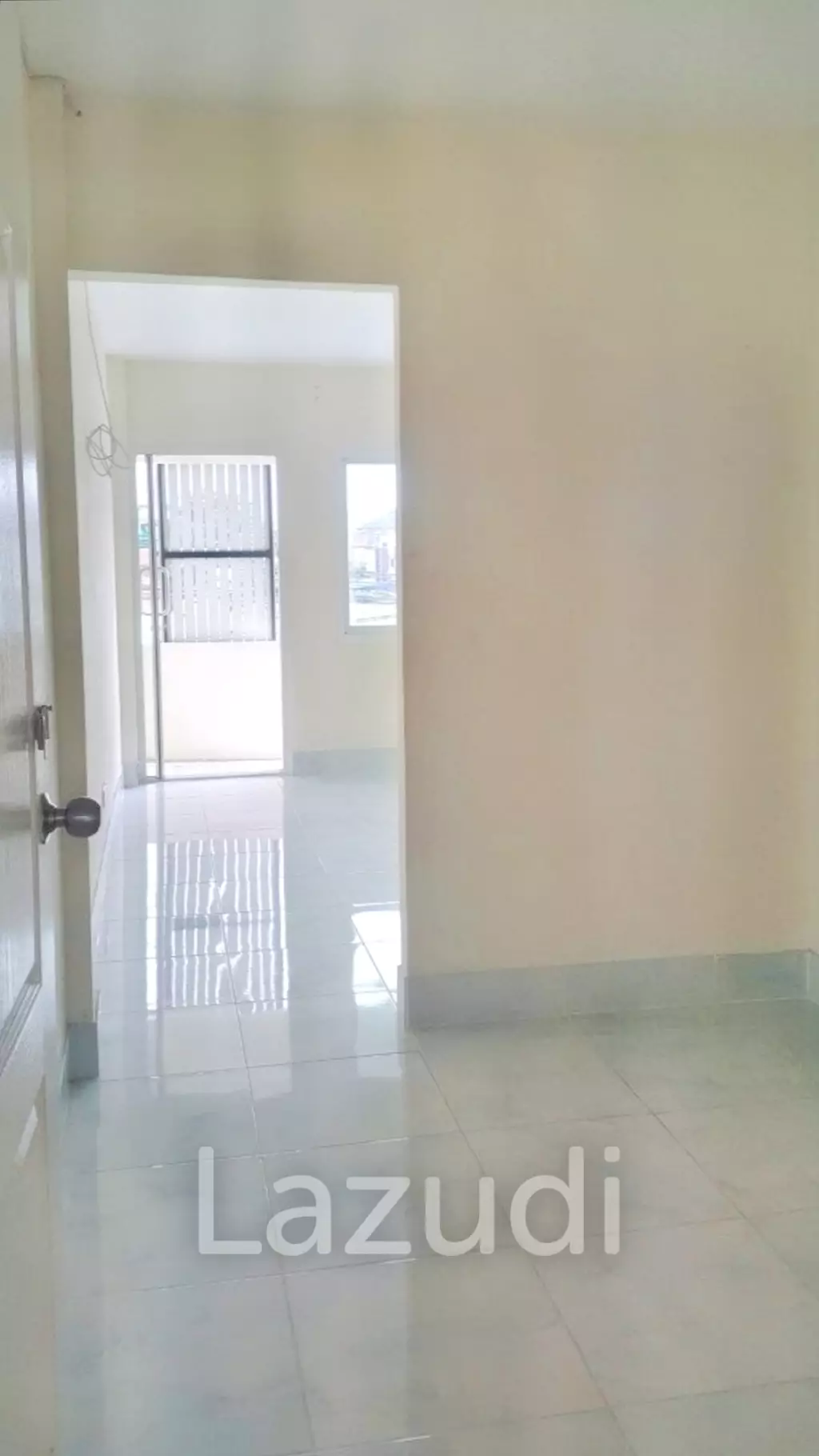 3 Storey Building for Sale in Sattahip