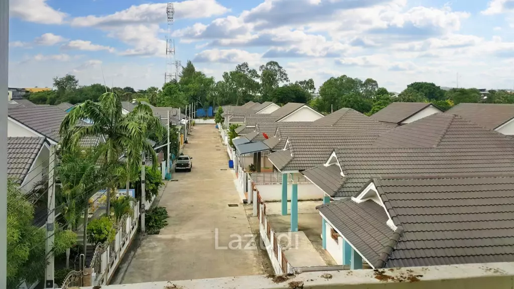 3 Storey Building for Sale in Sattahip