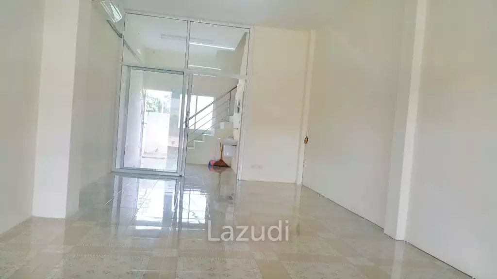 3 Storey Building for Sale in Sattahip