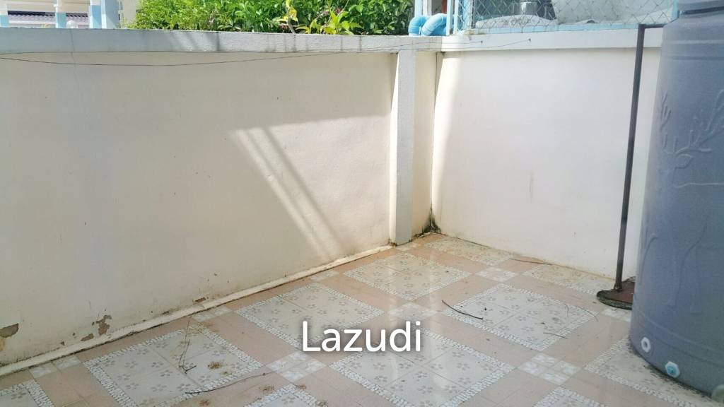 3 Storey Building for Sale in Sattahip