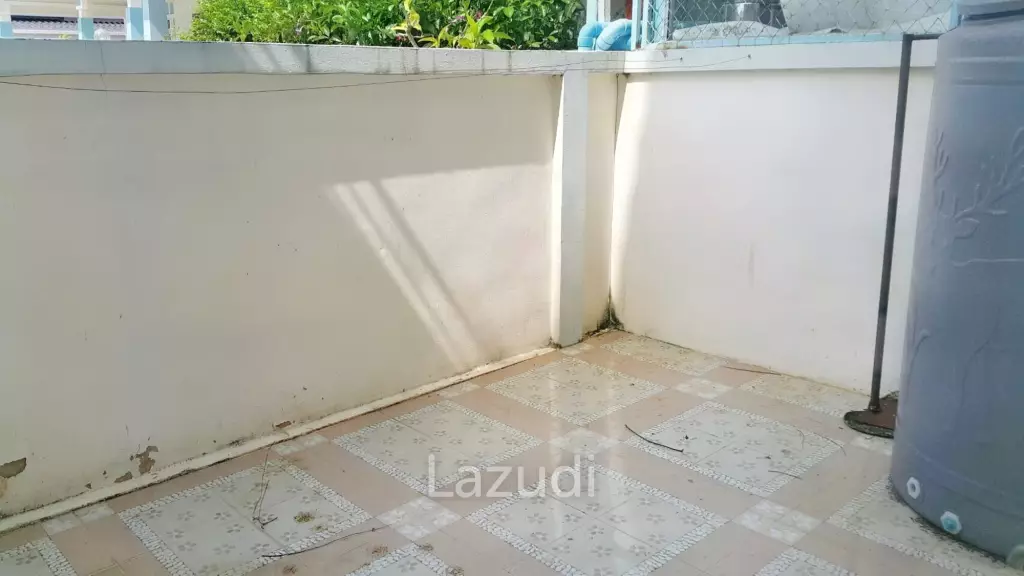 3 Storey Building for Sale in Sattahip