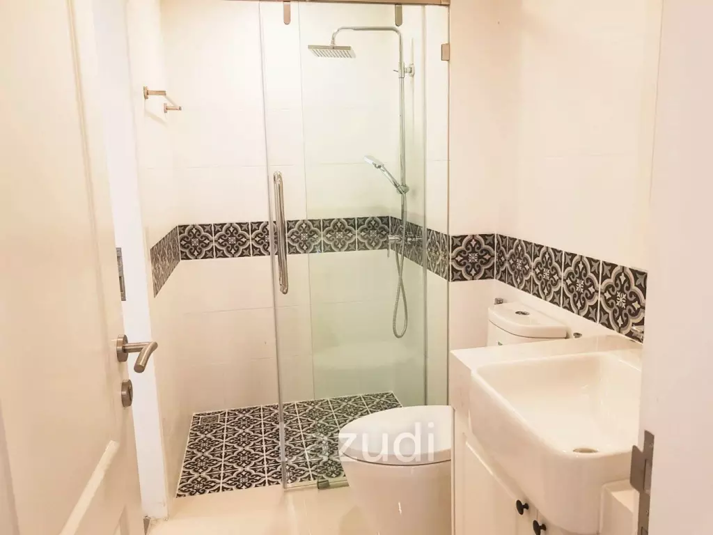 The Orient Resort + Spa 1br Pool Access