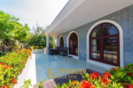 Life style resort with 4 guest villas in Cha am city.