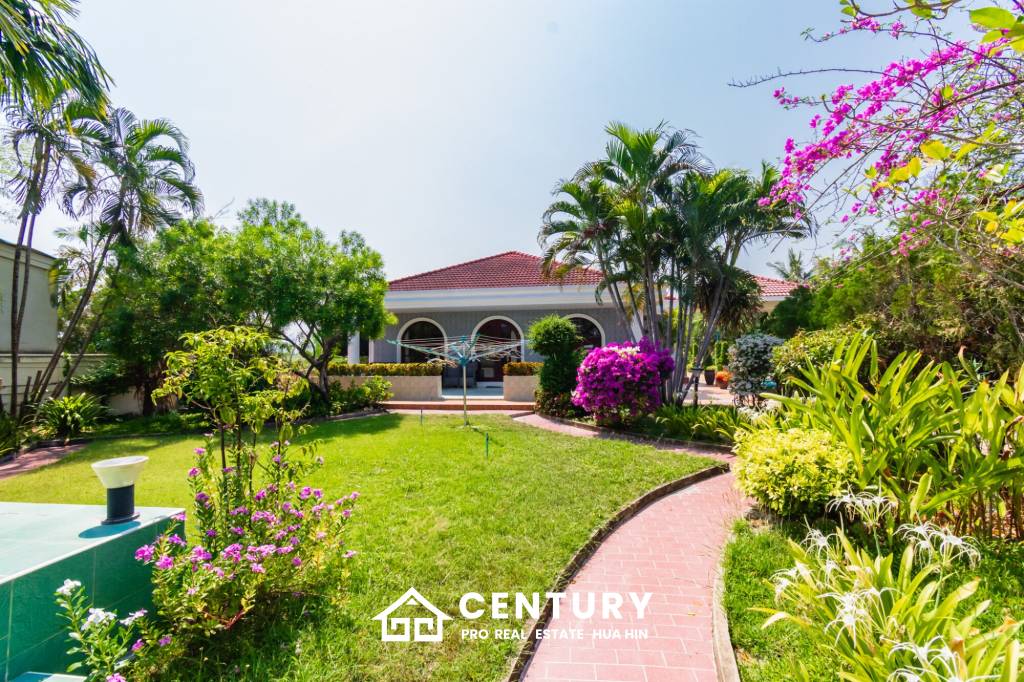 6,200 ตร.ม 11 เตียง โรงแรม For ขาย