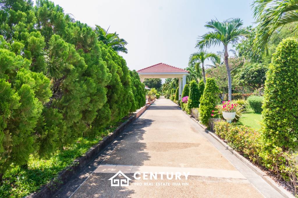 6,200 ตร.ม 11 เตียง โรงแรม For ขาย