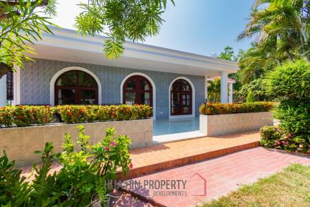 Life style resort with 4 guest villas in Cha am city.