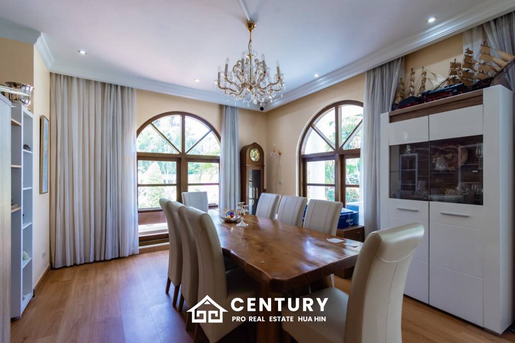 6,200 ตร.ม 11 เตียง โรงแรม For ขาย