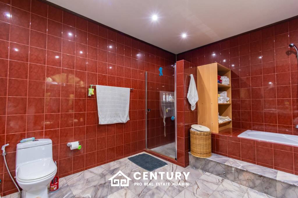 6,200 ตร.ม 11 เตียง โรงแรม For ขาย