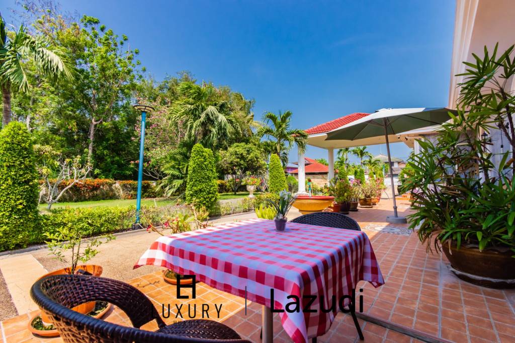 Life style resort with 4 guest villas in Cha am city.