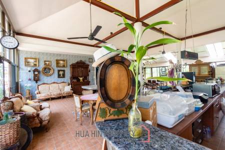Life style resort with 4 guest villas in Cha am city.