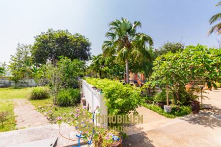 Life style resort with 4 guest villas in Cha am city.