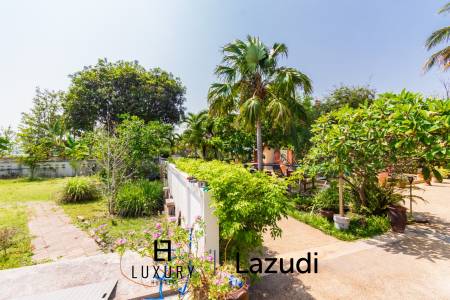 Life style resort with 4 guest villas in Cha am city.