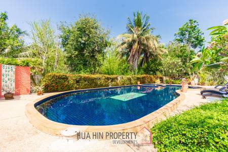 Life style resort with 4 guest villas in Cha am city.