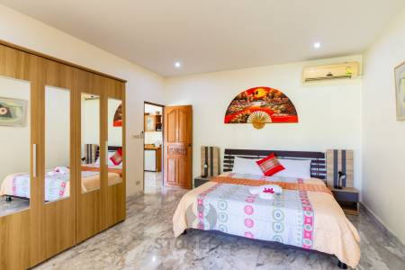 Life style resort with 4 guest villas in Cha am city.