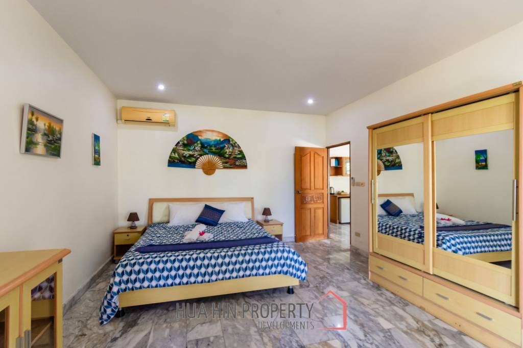 Life style resort with 4 guest villas in Cha am city.