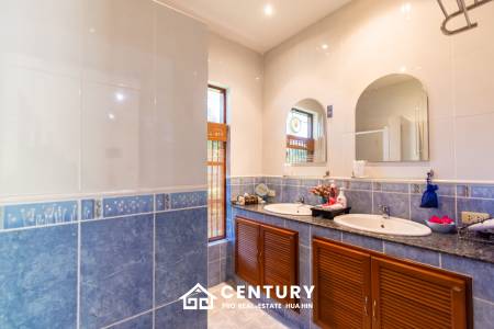 6,200 ตร.ม 11 เตียง โรงแรม For ขาย