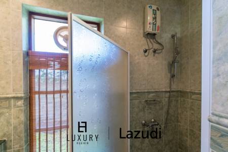 6,200 metro cuadrado 11 ` Hotel de Venta