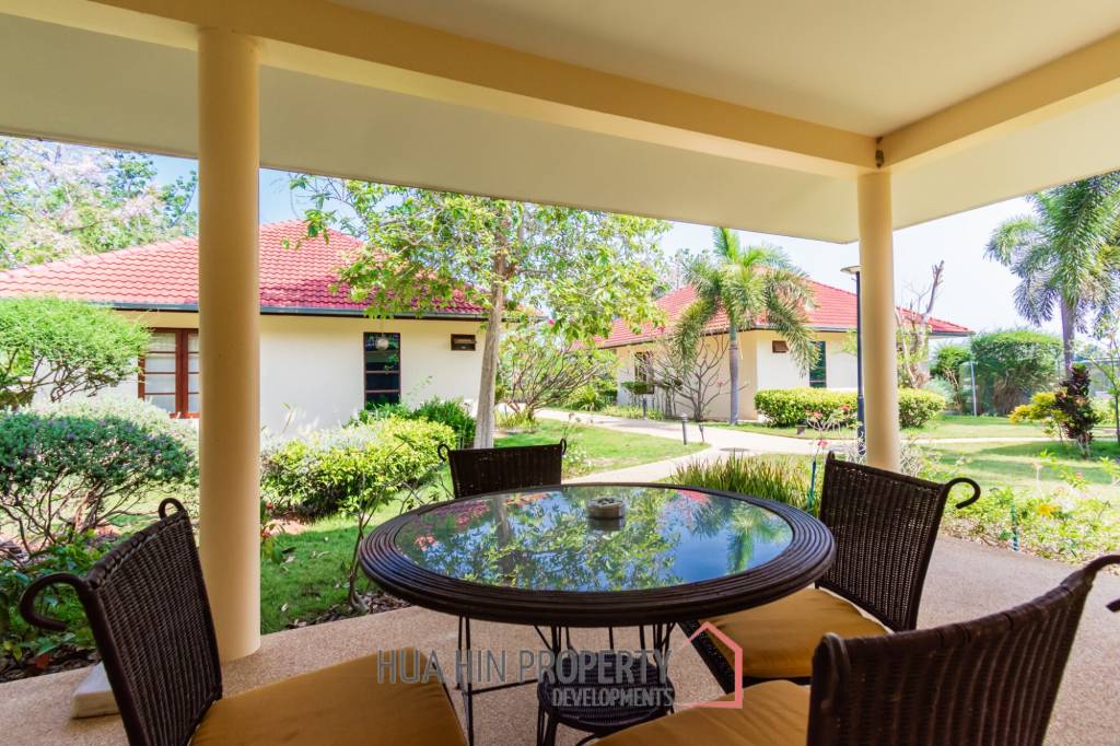 Life style resort with 4 guest villas in Cha am city.