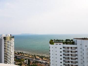 2 Bedroom Condo for Sale in Jomtien Complex