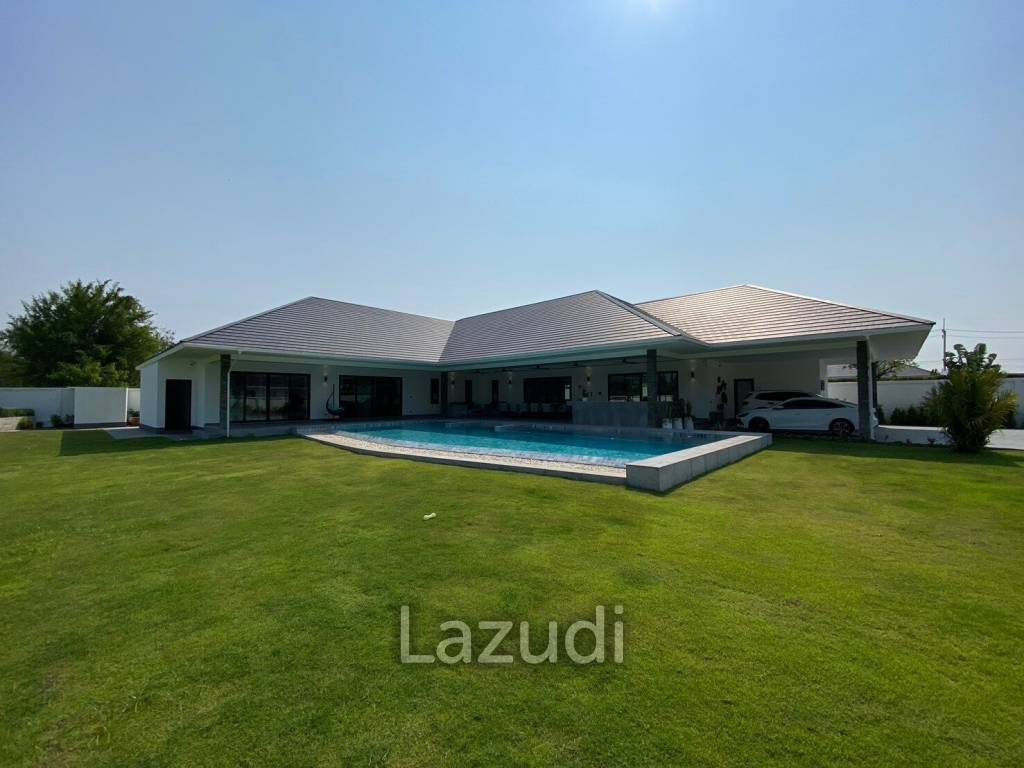 Stunning 4 Bed 5 Bath Villa on 2500 sqm Land For Sale in Private Development