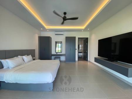 Stunning 4 Bed 5 Bath Villa on 2500 sqm Land For Sale in Private Development