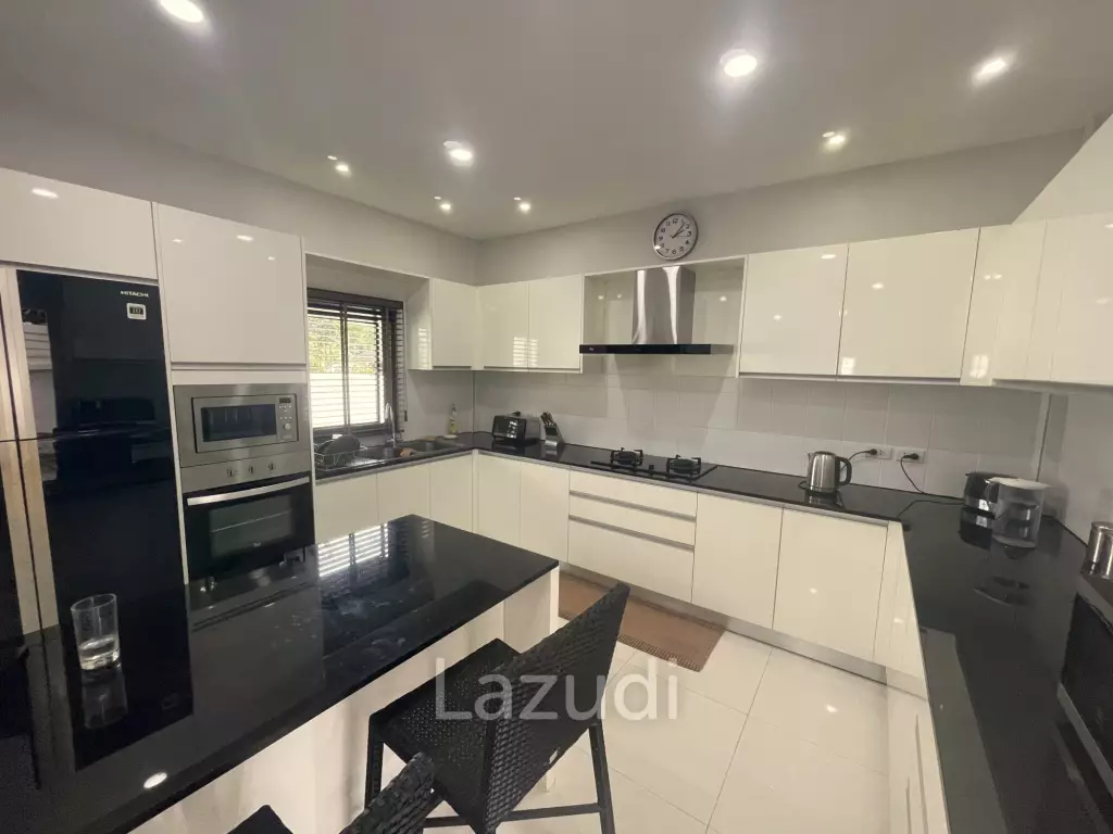 2 Beds House at the Waterfall Road For Sale